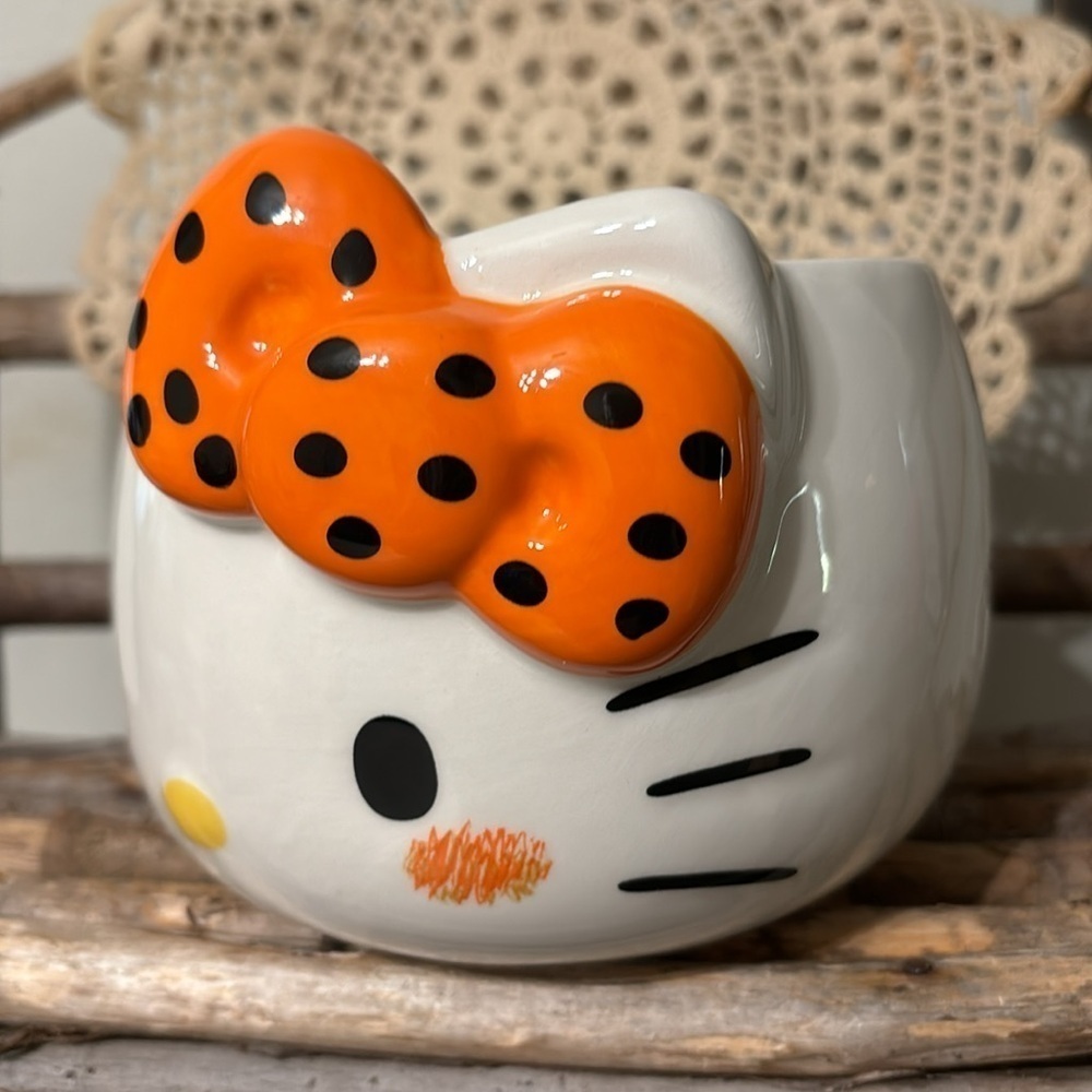 NEW DESIGN! NWT HELLO KITTY HALLOWEEN MUG ORANGE & BLACK BOW LARGE - Picture 2 of 10